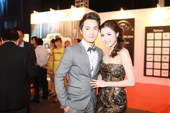 Có với nhau một mặt con nhưng cả hai vẫn trẻ trung như những đôi mới yêu.