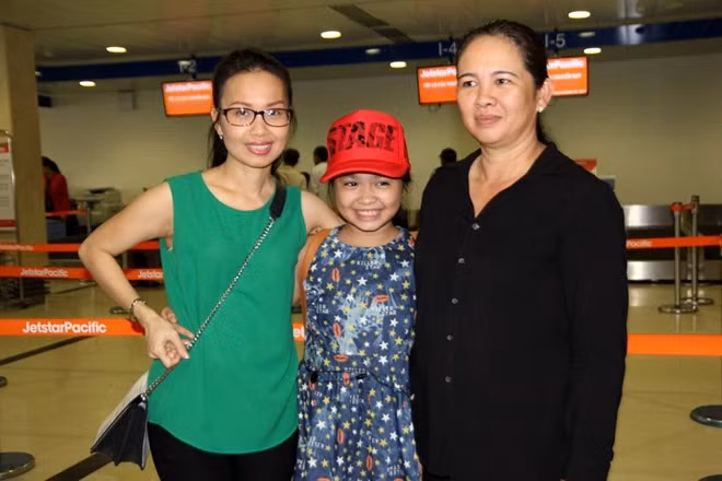 Trước thắc mắc của khán giả liệu Thiện Nhân có trở lại TP HCM để học văn hóa và phát triển năng khiếu ca hát, giọng ca nhí cũng chia sẻ mọi quyết định đều phụ thuộc vào ba mẹ.