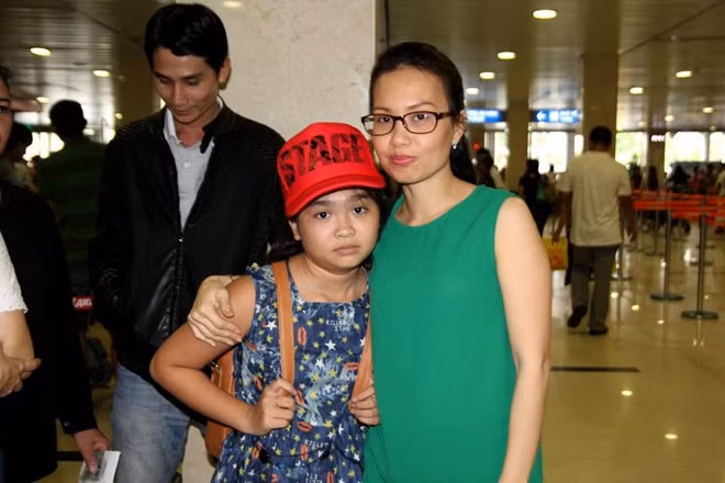 Cô bé Nguyễn Thiện Nhân xuất thân từ gia đình thuần nông ở Bình Định ngay từ vòng giấu mặt của "The Voice Kids" đã gây ra cơn sốt với ca khúc "Mẹ yêu con" (Nguyễn Văn Tý). Từ đó, em đã được đánh giá là thí sinh tiềm năng cho chức quán quân.