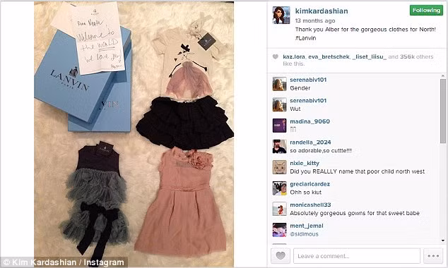 Trong tủ quần áo của North West có một chiếc váy Oscar de la Renta lụa giá 375 USD, một chiếc áo choàng họa tiết da báo của Roberto Cavalli, một chiếc váy da hiệu Alexander Wang và một đôi giày Giuseppe Zanotti.