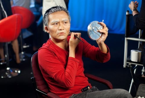 Mỗi khi đến giờ diễn, Đại Nghĩa lại đem "cất" nỗi buồn để sống cùng nhân vật.