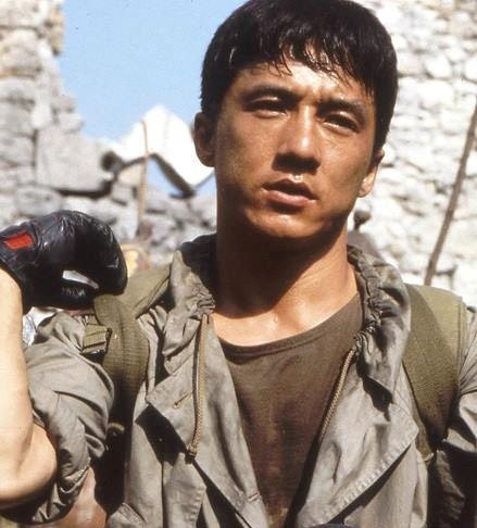 Một Thành Long trẻ trung và nam tính trong "Amour of God" (1987) - bộ phim thành công nhất của Thành Long tính tới thời điểm đó, đem về doanh thu 35 triệu HKD (4,5 triệu USD).