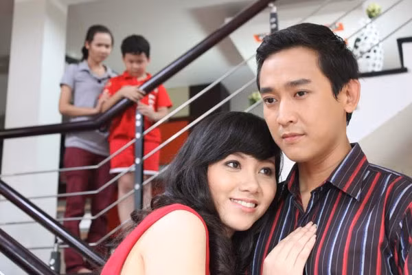 Tuy nhiên, vì tốt nghiệp ngành Khoa học quản lý Đại học Khoa học Xã hội &amp; Nhân văn nên Minh Hà đặt mục tiêu phấn đấu trở thành một doanh nhân hơn là một diễn viên chuyên nghiệp.