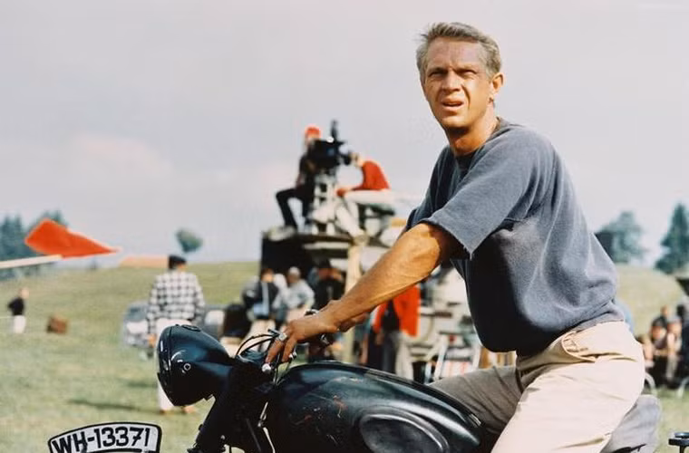 Nam diễn viên Steve McQueen vẫn thu được 9 triệu USD với dòng thời trang mới của McQueen in hình ảnh của ông.
