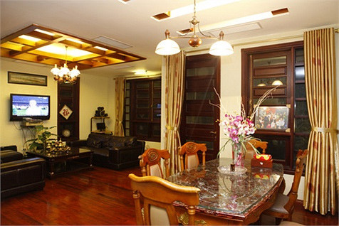 Nội thất chủ yếu bằng gỗ mang lại vẻ ấm cúng cho ngôi nhà.