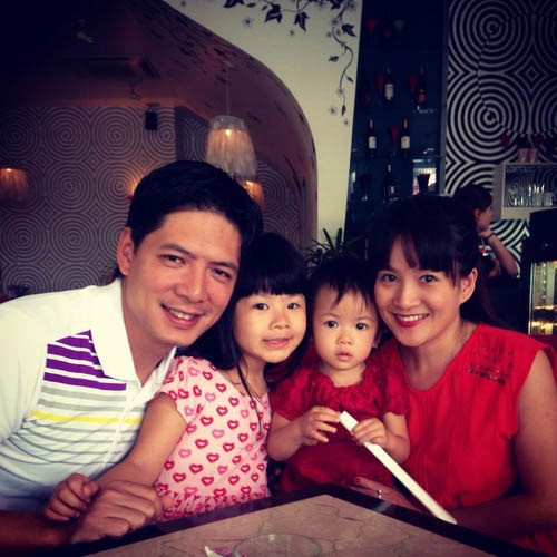 Bé An Nhiên, con gái đầu lòng của người mẫu kiêm diễn viên Bình Minh và vợ, Anh Thơ, càng lớn càng giống bố, từ dáng người cao ráo tới từng nét trên khuôn mặt.