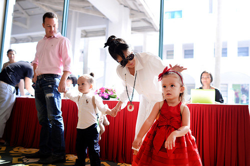 Sau đó, mọi thông tin, hình ảnh của cặp song sinh đều được Hồng Nhung giữ kín, không để bất kỳ một thông tin nào bị rò rỉ.