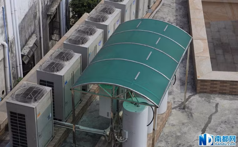 Bên trong, cựu Phó Bí thư này lắp đặt 1 cỗ máy điều hòa cực lớn, sử dụng công nghệ hiện đại.