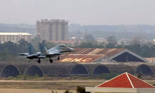 Cai tao san bay Bien Hoa 21 ty USD: Nen dung the nao