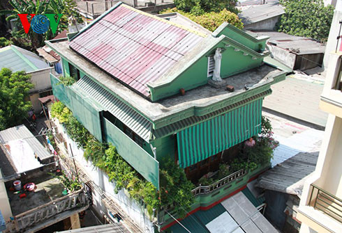 Ngôi nhà nơi giam giữ con tin.