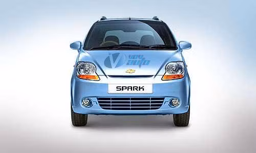 Sau sự xuất hiện vào năm 2011 thì mẫu xe cỡ nhỏ Chevrolet Spark được GM Việt Nam bổ sung phiên bản số tự động. Giá bán của xe Chevrolet Spark tại Việt Nam hiện tại dao động trong khoảng 213 triệu đến 377 triệu đồng (tùy từng phiên bản khác nhau).