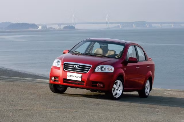 Gentra SX là mẫu sedan do liên doanh Vidamco – GM Hàn Quốc sản xuất và phân phối, có giá bán khoảng 399 triệu đồng .