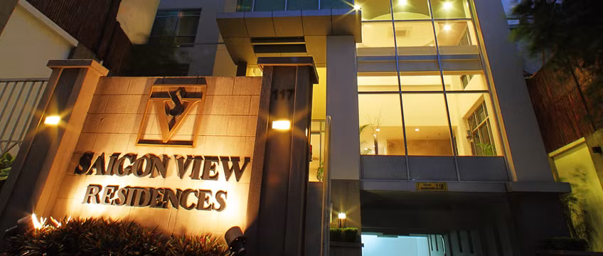 Tối 6/9, sau trận mưa kỷ lục kéo dài hơn 2 giờ đồng hồ tại TP HCM, tầng hầm của khu căn hộ Sài Gòn View Residences đã bị nhấn chìm trong bể nước. Bảo vệ và nhân viên khu căn hộ đã không kịp trở tay. Thậm chí, cảnh sát PCCC được huy động đến bơm nước nhưng cũng phải đến rạng sáng hôm sau mới "giải cứu" được cao ốc này.