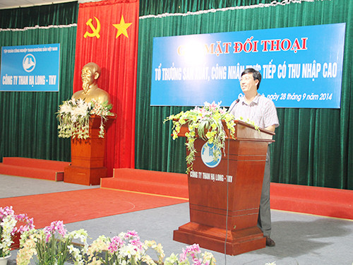 Giám đốc Vũ Văn Điền gặp mặt, đối thoại với Tổ trưởng sản xuất, công nhân trực tiếp có thu nhập cao ngày 28/9/2014.