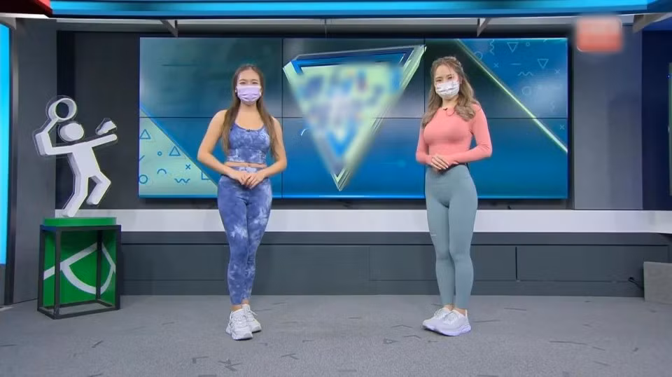 Hình ảnh trang phục của MC và khách mời trong "RTHK Sports 123".