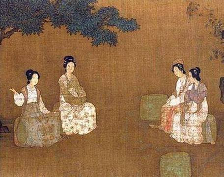 Khi vào cung do hiền lành, đoan trang nên đã nhanh chóng trở thành một tiểu thị nữ được Lã Trĩ rất yêu mến và tin tưởng. Tuy cả ngày nơm nớp lo sợ hầu hạ chủ nhân, nhưng so với những ngày đói khổ thì cuộc sống giờ đây cũng như thiên đường. Nhưng điều này càng làm cho Đậu Thị vô cùng đau khổ khi nghĩ không biết anh và em trai ở ngoài sống chết ra sao trong thời buổi loạn lạc này. Không lâu sau, Lưu Bang ốm chết. Thái hậu Lã Trĩ thao túng triều chính, chia đất cho các con cái của thê thiếp Lưu Bang được phong Vương, đồng thời ban cho mỗi người 5 cung nữ.