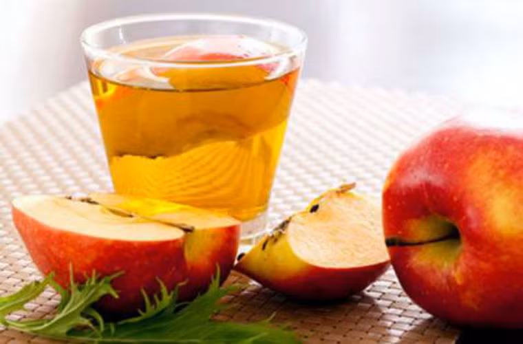 Chống chảy xệ da. Giấm ăn có thể ức chế sự hình thành oxy hóa lipid trong quá trình lão hóa của con người, có thể làm giảm các đốm đồi mồi trên da, làm cho da mịn màng, tươi sáng.