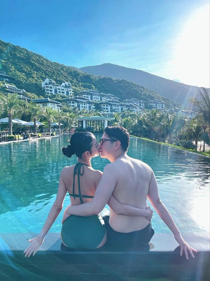 rong chuyến du lịch tại Đà Nẵng, cặp đôi đăng tải khoảnh khắc "khóa mối" đầy lãng mạn (Ảnh: Facebook nhân vật).