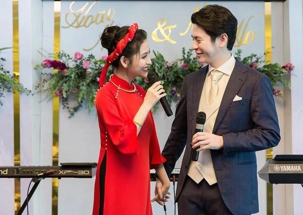 au lễ đính hôn với doanh nhân Nam Bùi hồi năm 2018, Mai Hồ cùng chồng sang Đức định cư. Đến năm 2022, vợ chồng cô quyết định về Việt Nam sinh sống để được gần gũi hơn với gia đình hai bên (Ảnh: Facebook nhân vật).