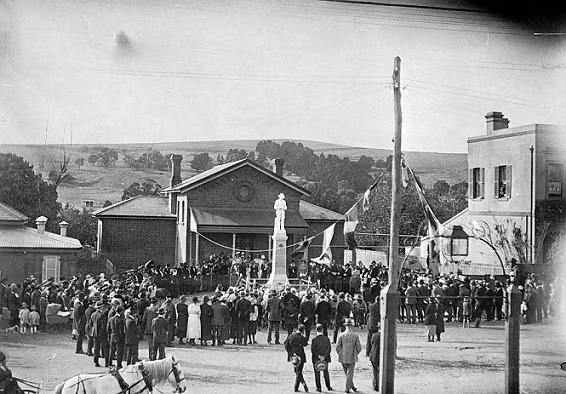 3. Colin Campbell Ross: Ngày 27-5/2008 chánh án bang Victoria tại Úc là Rob Halls tuyên bố, tòa án tối cao của bang đã thừa nhận bản cáo trạng sai lầm trong vụ án Collin Campbell, chủ quán rượu, người đã bị treo cổ từ năm 1992 ở tuổi 28. Tuy nhiên ông chánh án nhấn mạnh rằng chỉ nói đến việc ân xá người bị tử hình, vì thế đã không đề cập đến sự vô tội của Ross, mặc dù tòa án tối cao thừa nhận rằng Ross đã bị treo cổ một cách vô lý.