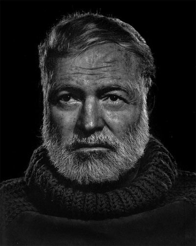 Nhà văn Ernest Miller Hemingway.