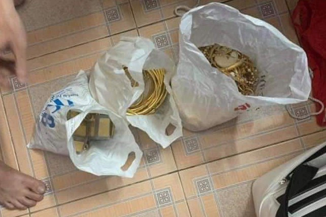 Kế hoạch táo tợn của nghi phạm trộm 350 cây vàng ở thị xã Sơn Tây - Hình 4 Ke hoach tao ton cua nghi pham trom 350 cay vang o thi xa Son Tay-Hinh-4