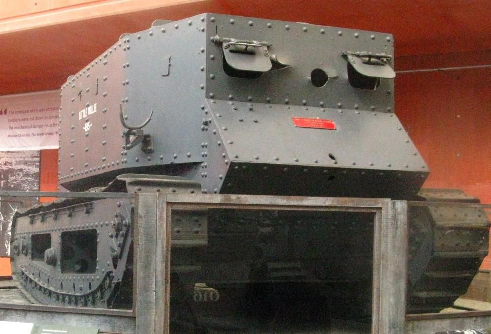 Loại xe này đã được vận chuyển trong các thùng có nhãn "tank" (nghĩa là bồn chứa), và cái tên "xe tăng" ra đời từ đó.