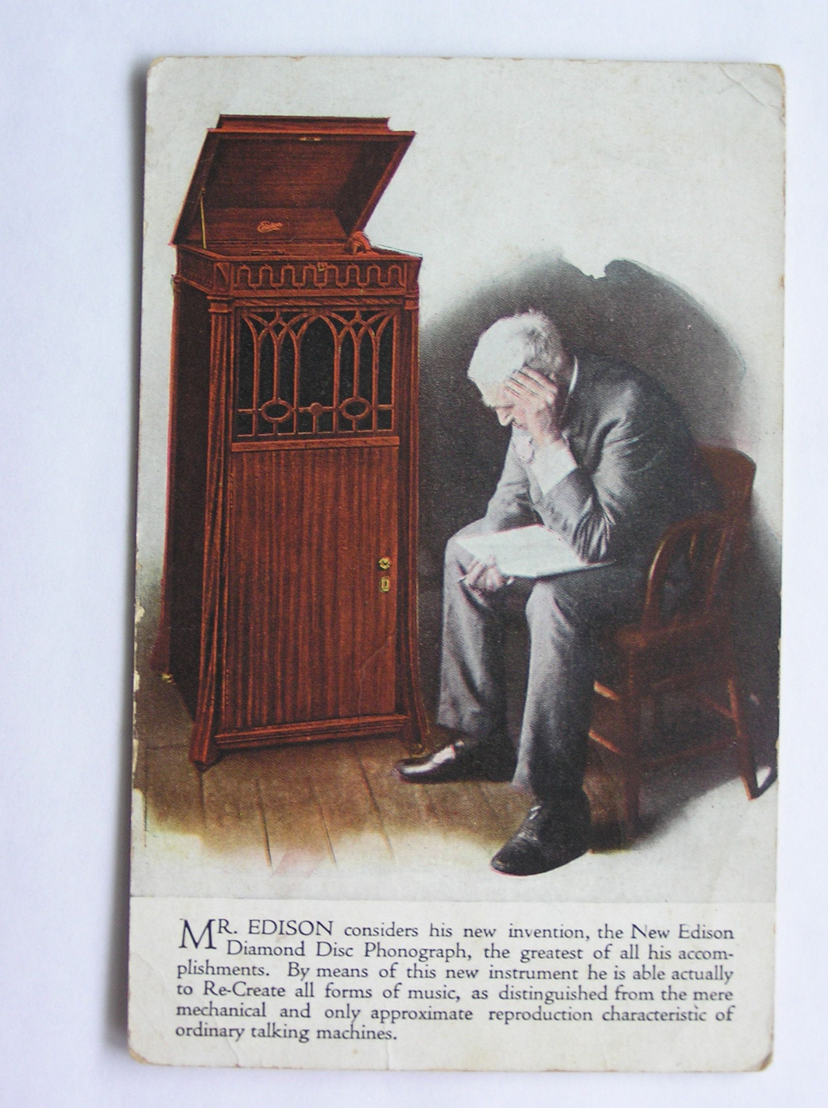 Tiếp tục cải tiến các mẫu mã và xi lanh qua nhiều năm, máy quay đĩa Edison đã ra mắt vào năm 1912 với mục tiêu cạnh tranh trong thị trường đĩa hát đang thịnh hành.