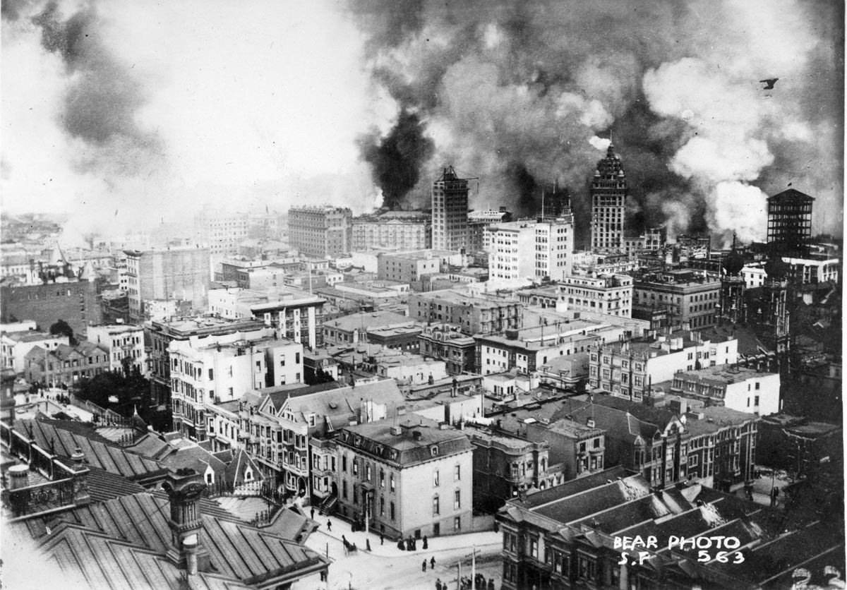 Trong tình cảnh phải đối mặt với những đợt dư chấn dữ dội, các nhân viên cứu hỏa và quân đội Mỹ đã tuyệt vọng tìm cách kiểm soát ngọn lửa ngày một lan rộng, đốt cháy nhiều tòa nhà khắp thành phố, tạo nên những bức tường lửa. Cảnh tượng không khác gì địa ngục.