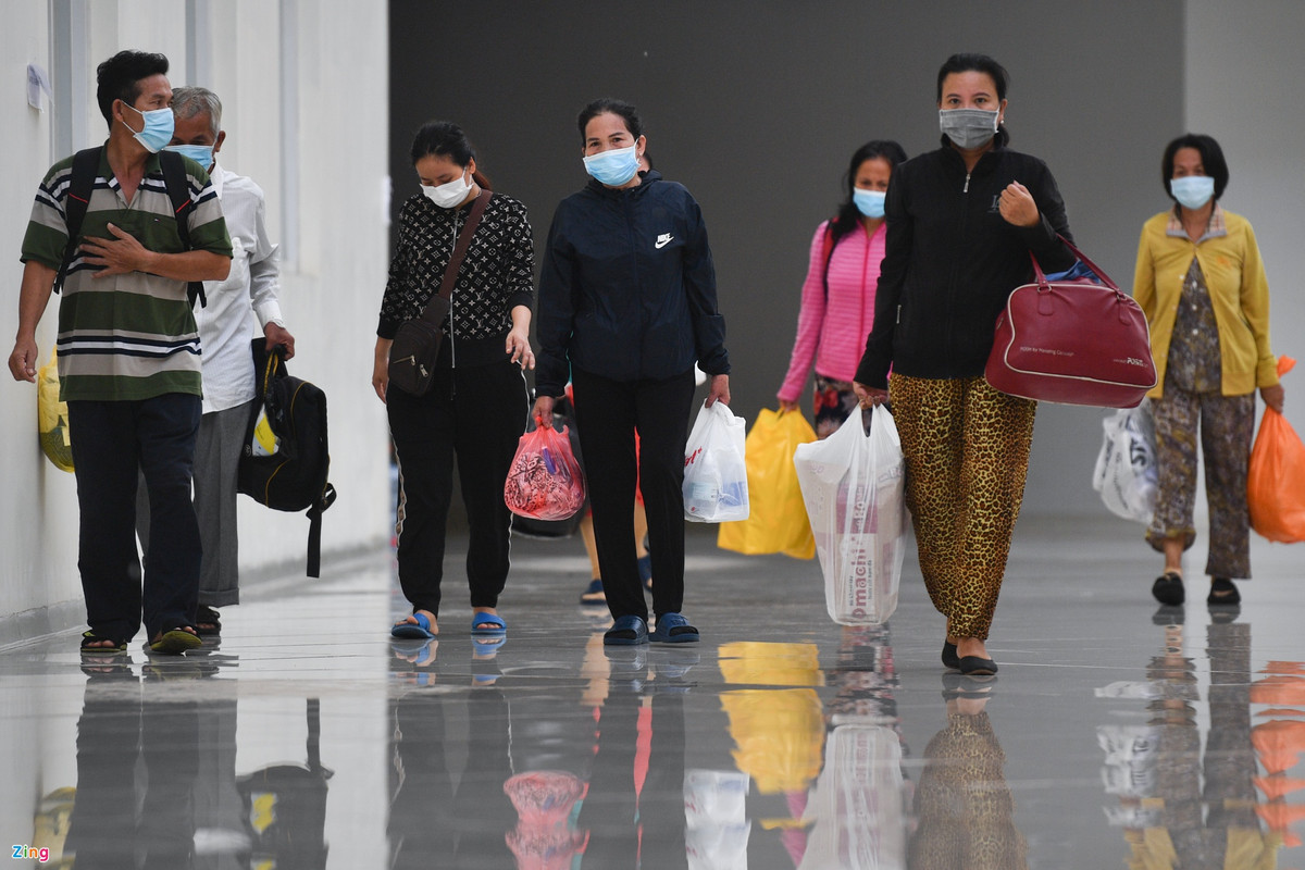 17 nguoi tung mac Covid-19 rat nang o TP.HCM duoc xuat vien