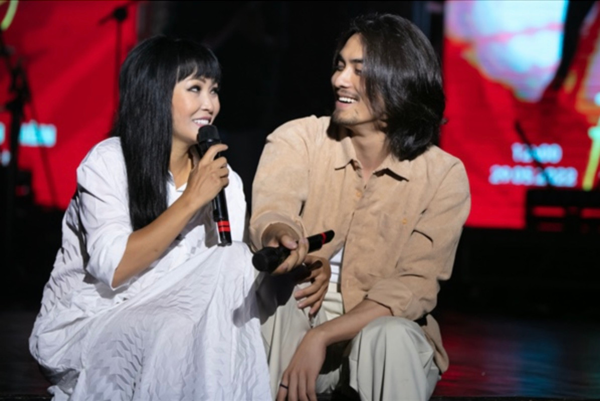 Son Tung M-TP va nhung nghe si dung chuyen tinh ai quang ba MV-Hinh-3