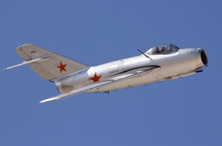MiG-15 là một trong những tiêm kích cánh xuôi động cơ phản lực thành công nhất trên thế giới do Cục thiết kế Mikoyan-Gurevich nghiên cứu phát triển, chính thức đưa vào phục vụ từ năm 1949. Khoảng 18.000 chiếc được chế tạo ở trong và ngoài Liên Xô và được triển khai ở nhiều cuộc chiến tranh, đặc biệt là chiến tranh Triều Tiên - đối đầu trực tiếp với tiêm kích tốt nhất Mỹ F-86 Sabre.