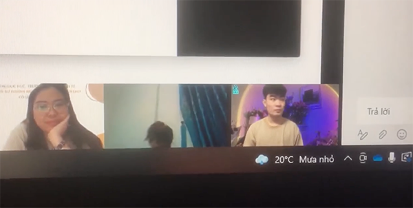Nam sinh “khoe” nguoi yeu trong gio hoc online, danh tinh cua co nang khien lop “nga ngua“