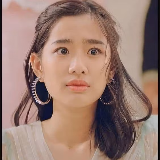 Dem hom cuoi, vo toi vo tu om goi ngu say sua, con ca nha toi thuc trang dem