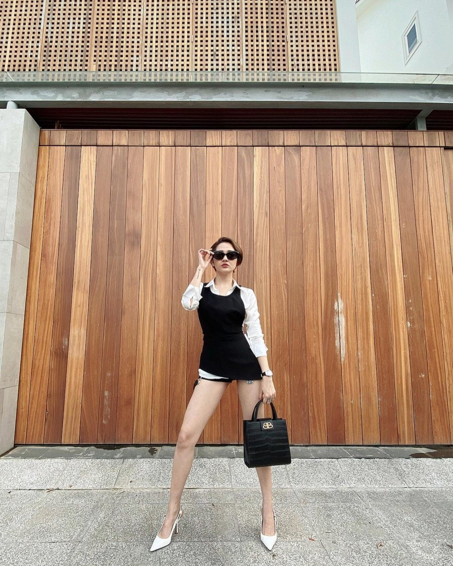 Lên phim ngọt ngào nữ tính, ngoài đời Bảo Anh ăn diện đầy phá cách và cắt xẻ táo bạo - Hình 6 Len phim ngot ngao nu tinh, ngoai doi Bao Anh an dien day pha cach va cat xe tao bao-Hinh-6