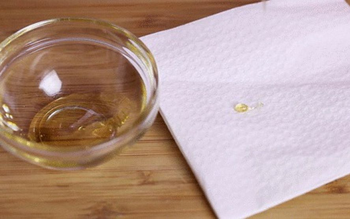 Mua mật ong nhớ nhìn kĩ điểm này là biết ngay thật - giả Mua mat ong nho nhin ki diem nay la biet ngay that - gia