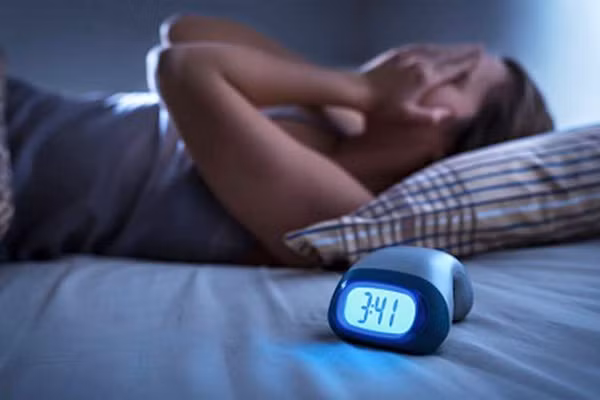 Ty le mat ngu, tram cam o nhung nguoi tung nhiem COVID-19