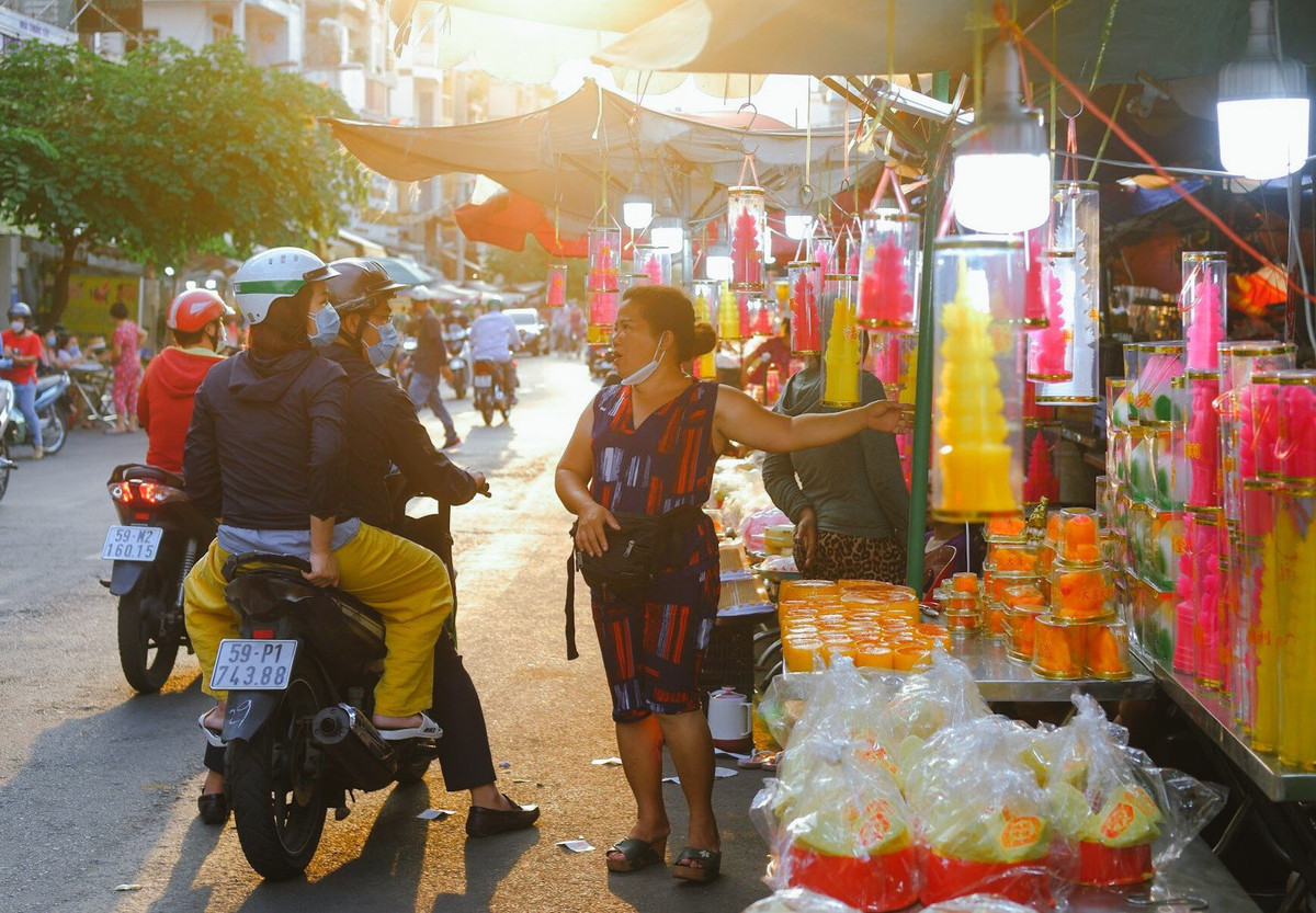Ngay via Than Tai o cho vang binh dan lon nhat TP.HCM-Hinh-3
