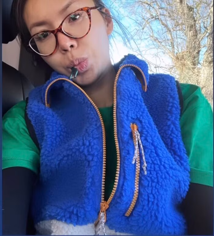 Sau tuyen bo tam roi xa showbiz, Minh Tu lien tuc chia se khoanh khac cuc 