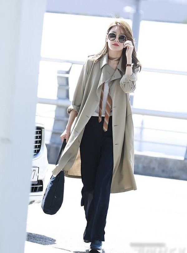 Học sao Hàn diện trench coat đạt điểm 10 sành điệu vào những ngày đầu Xuân - Hình 6 Hoc sao Han dien trench coat dat diem 10 sanh dieu vao nhung ngay dau Xuan-Hinh-6