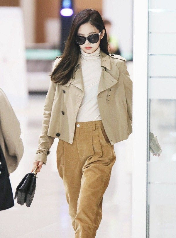 Học sao Hàn diện trench coat đạt điểm 10 sành điệu vào những ngày đầu Xuân - Hình 2 Hoc sao Han dien trench coat dat diem 10 sanh dieu vao nhung ngay dau Xuan-Hinh-2