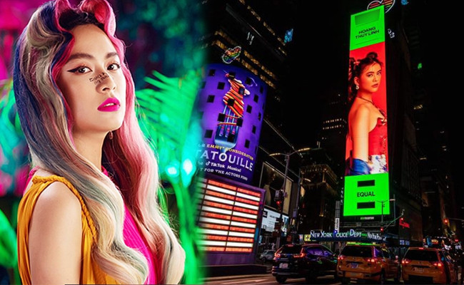 Tuy nhiên, hình ảnh nữ ca sĩ được xuất hiện trên bảng quảng cáo của Quảng trường Thời Đại ở Mỹ lại khiến người hâm mộ vô cùng tự hào.