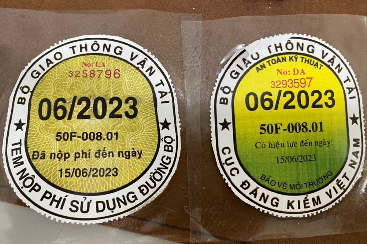 Xu ly o to cho qua 30 nguoi tren cao toc, nghi dung tem kiem dinh gia-Hinh-2