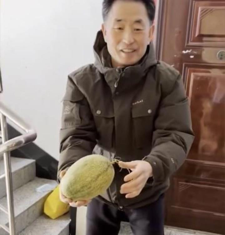 Con trai di lam an xa, bo lam mot viec khien con dau bat khoc-Hinh-3