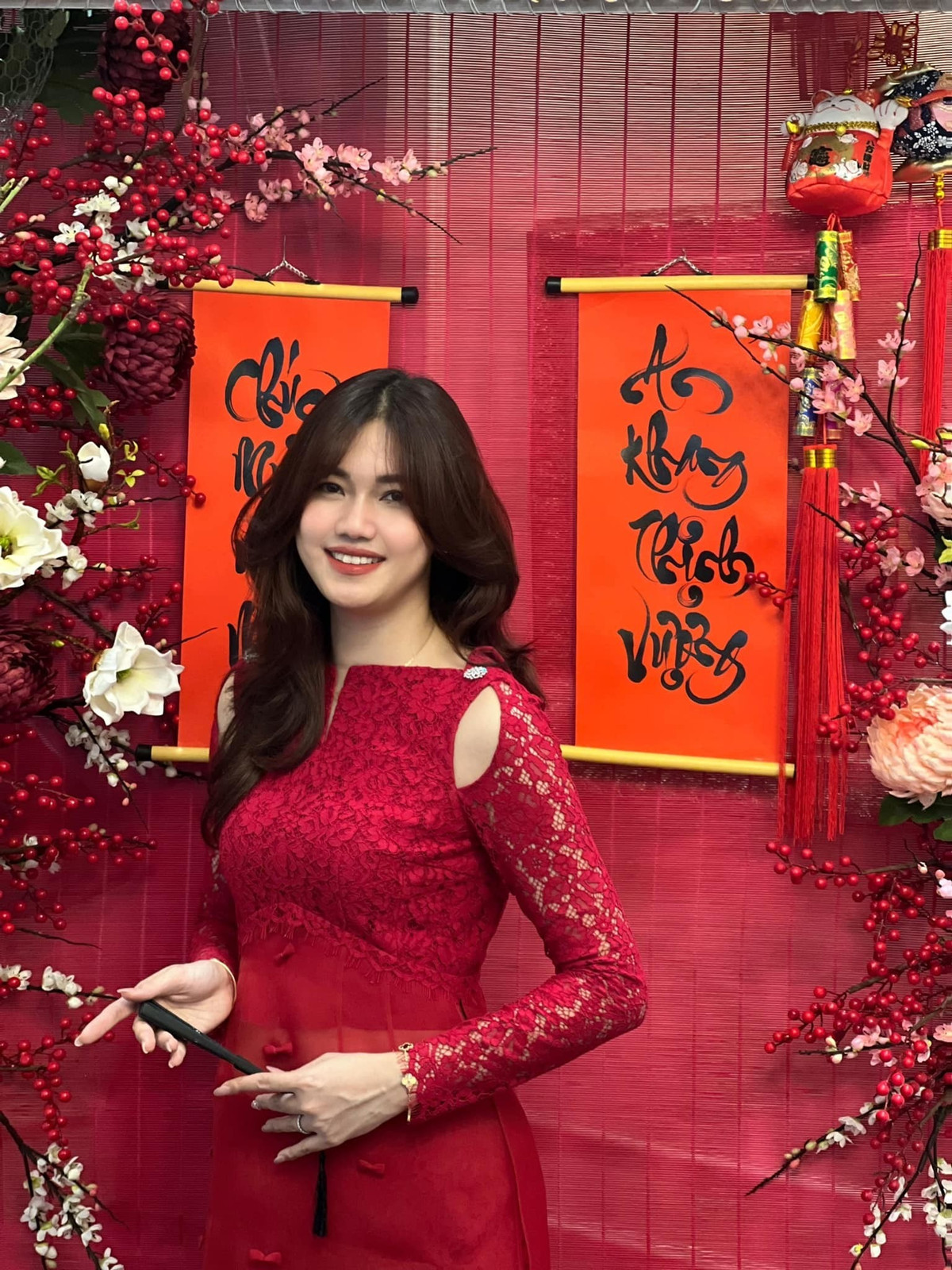 Là người đẹp gốc Hà thành, Thanh Tú coi trọng giá trị truyền thống. Tết năm nào cô cũng mặc áo dài để ghi lại những khoảnh khắc đẹp đầu năm mới.