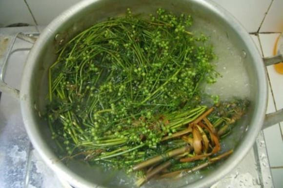 Tai sao 30 Tet nha nha mua rau mui?-Hinh-3