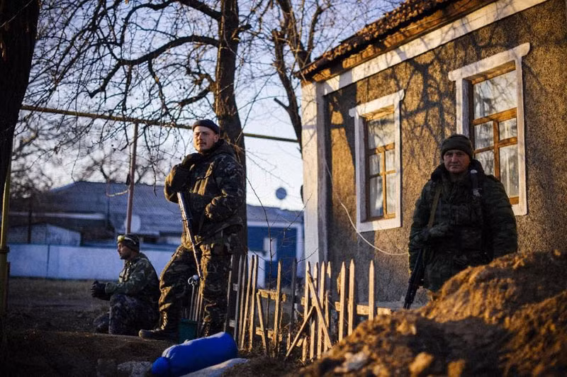 Ly khai Ukraine kien tri tranh gianh don chien luoc voi Kiev-Hinh-2