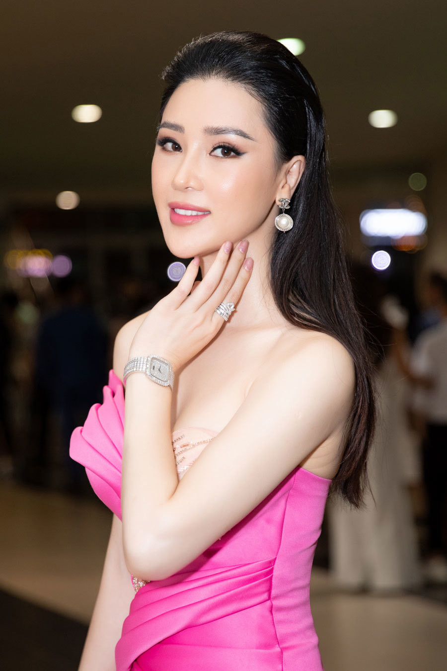 Riêng với Thái Như Ngọc, đêm chung kết Hoa hậu Việt Nam 2020 còn làm sống lại trong cô ký ức về cuộc thi Nữ hoàng Trang sức 2007. “Đó là một cảm xúc dường như không bao giờ phai được trong lòng Ngọc. Mỗi lần chứng kiến một cuộc thi nhan sắc, giây phút đăng quang không chỉ các thí sinh hồi hộp, Ngọc cảm thấy mình như người trong cuộc vậy” – người đẹp tâm sự.