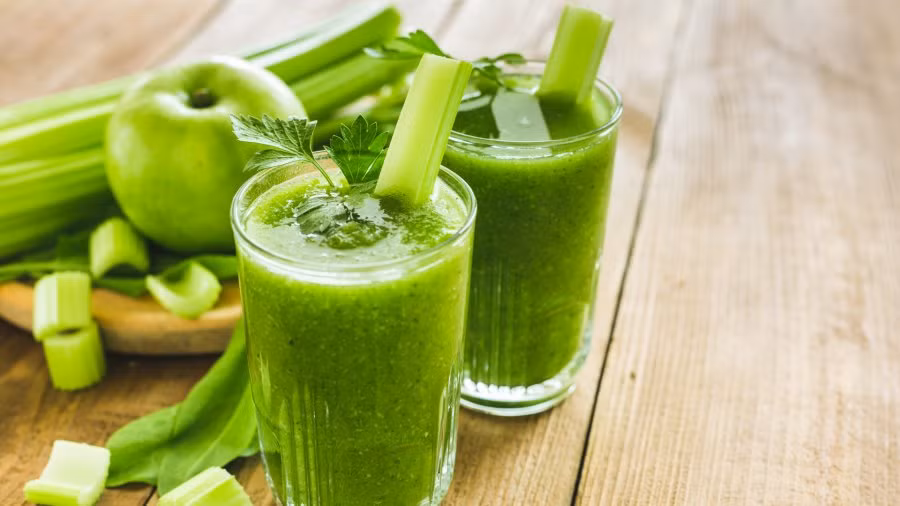 Sai lam khi uong nuoc ep can tay giam can