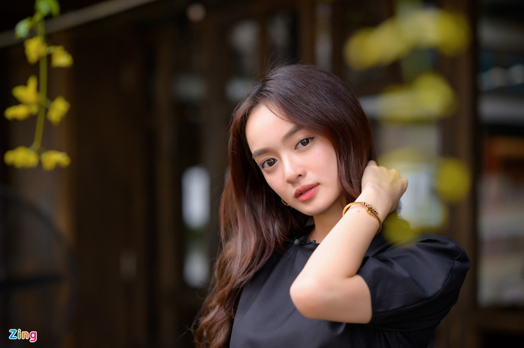 Kaity cho hay so với thời đóng Em chưa 18, hiện tại cô đã giảm 10 kg. Riêng một năm qua, cô giảm 2 kg. Nữ diễn viên cảm thấy hài lòng với vóc dáng hiện tại. Vòng eo của cô là 58 cm. Do đó, cô tự tin khi mặc bikini.